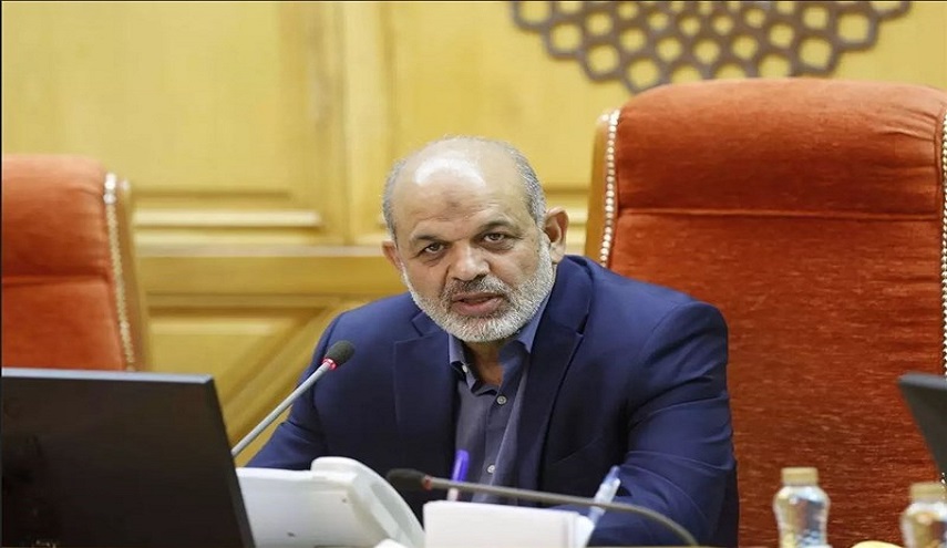  وحيدي: الشعب الإيراني سطر ملحمة في تشييع شهداء الخدمة 