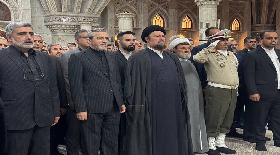 موظفي الخارجية الايرانية يجددون البيعة والميثاق مع مبادئ الإمام الخميني (رض)