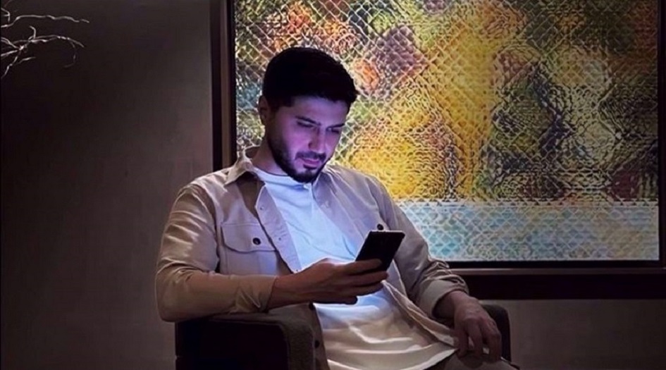 الموسيقار الإيراني "بشير بي آزار"  ضحية قمع الحكومة الفرنسية  بسبب موقفه الداعم لغزة