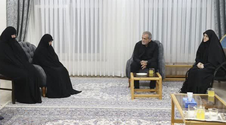  الرئيس المنتخب يزور اسرة الشهيد رئيسي 