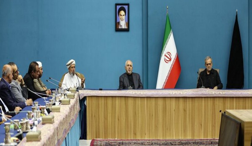  بزشكيان لعلماء من اهل السنة:وحدة الاديان والاعراق ضروري لحل المشاكل 