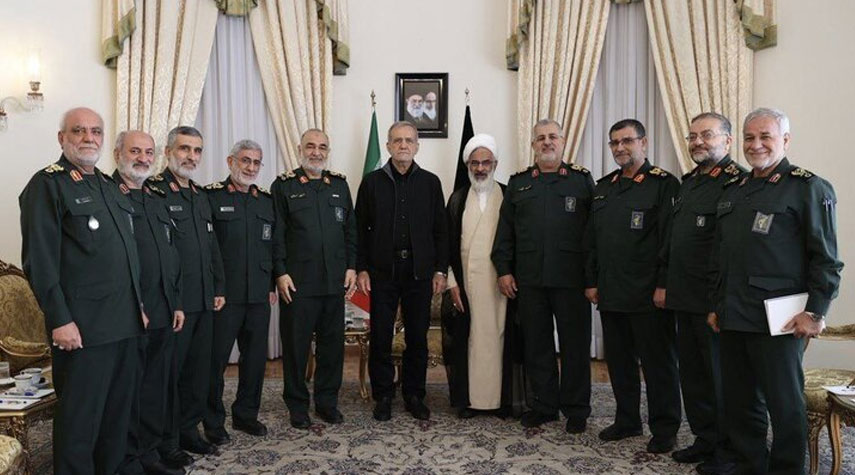  قادة حرس الثورة الإسلامية يلتقون الرئيس الإيراني المنتخب 