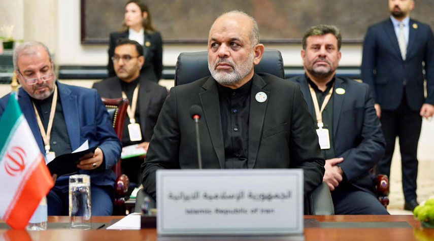  وزير الداخلية يدعو لعدم بقاء زوار الاربعين لاكثر من اسبوع في العراق 