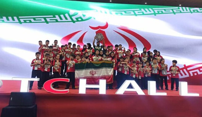 فرق الروبوتات الطلابية الإيرانية تتألق في المسابقات العالمية 2024