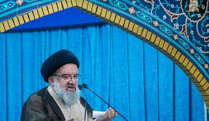 خطيب جمعة طهران: : الغرب يمنح أوسمة السلام لسفاكي الدماء 