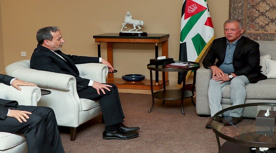 لدى استقباله وزير الخارجية الايراني ... ملك الاردن يؤكد على ضرورة خفض التصعيد بالمنطقة