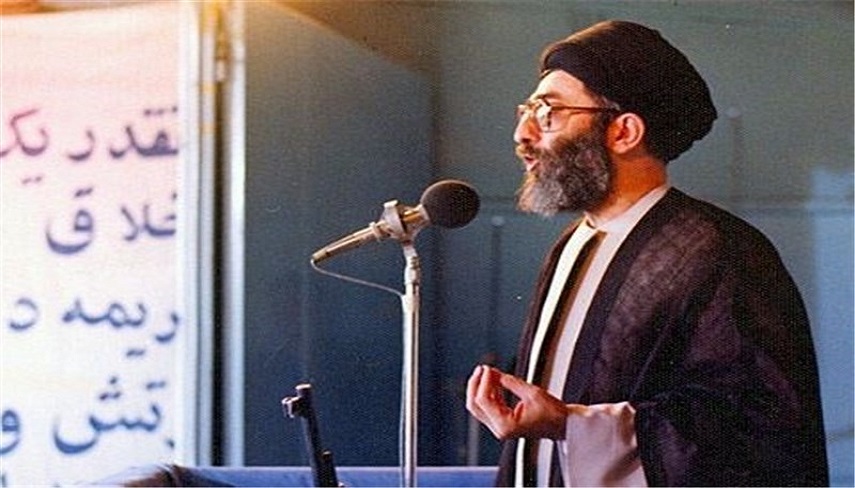 سالروز انتصاب آيت الله خامنه‏‌اي به امامت جمعه تهران توسط امام خميني(ره)