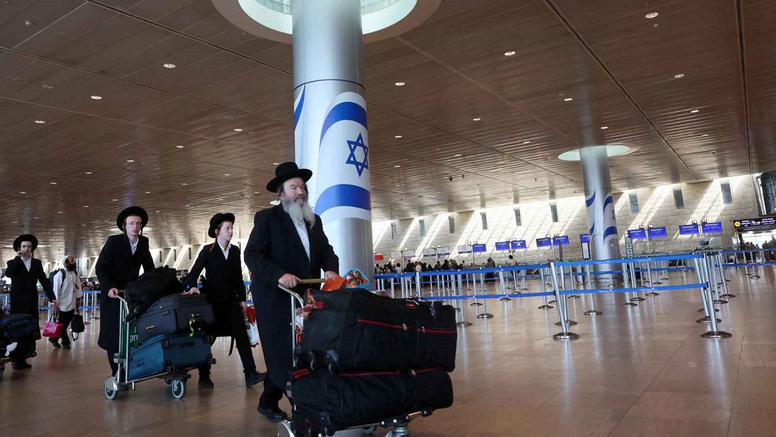 القوات المسلحة اليمنية تستهدف مطار "بن غوريون" في يافا المحتلة