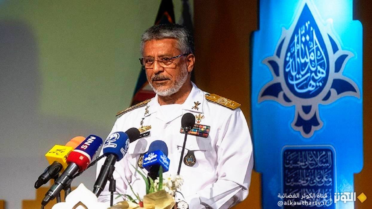  الأدميرال سياري: يجب تحديث وتحسين معداتنا الدفاعية والاستعداد للمعارك المستقبلية 