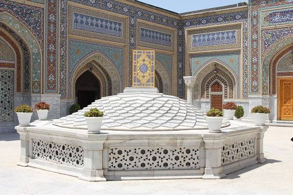 كتابخانه آستان قدس رضوي؛ گنجينه‌اي هزار ساله در قلب جهان اسلام