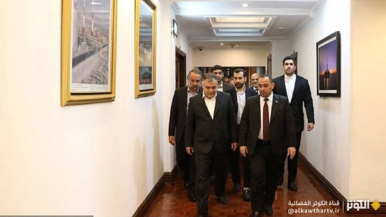 وزير الكهرباء العراقي يلتقي وزير النفط الايراني في طهران