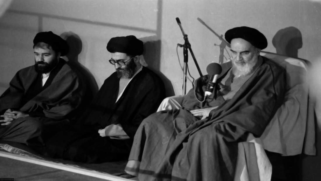 رهبر معظم انقلاب اسلامي: امام راحل دشمن را در مقابل رهبري خود خاضع كرد