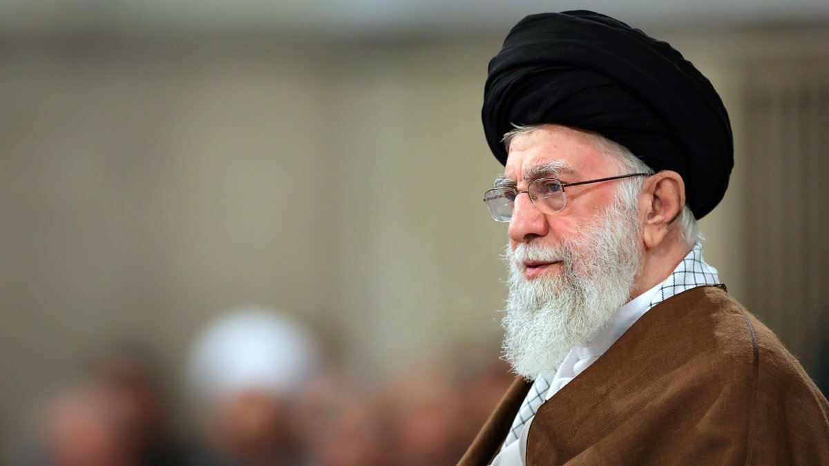 الحوزة العلمية في النجف الاشرف تدين وتستكر باشد العبارات التصعيد الامريكي تجاه قائد الثورة الاسلامية