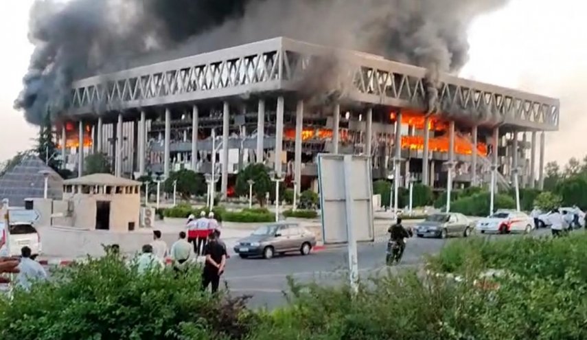 وقفة إعلامية في لبنان تندد بالعدوان الصهيوني على مقر الاذاعة والتلفزيون الايراني