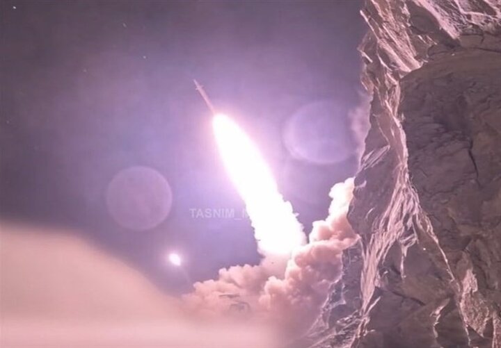 تنفيذ الموجة 13 من عملية "الوعد الصادق 3" بإطلاق صواريخ باليستية ثقيلة بعيدة المدى