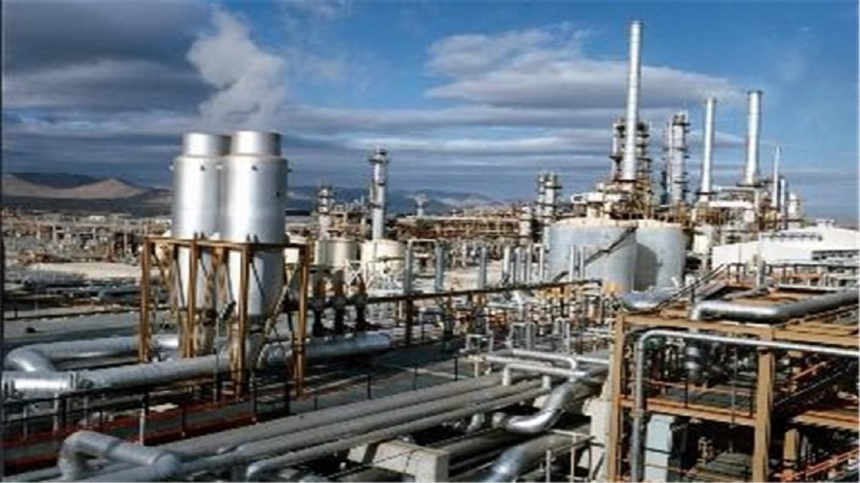  ايران: التخطيط لجذب استثمارات بقيمة 100 مليار دولار في مشاريع البتروكيماويات 