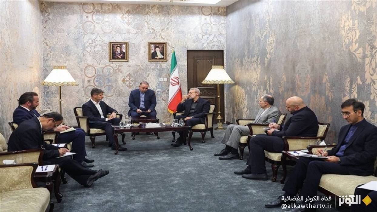  مستشار الامن القومي السويسري يلتقي لاريجاني بطهران 