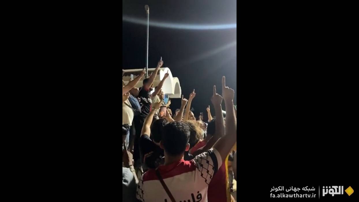 تجمع گسترده شهروندان تونسي در اعتراض به حمله پهپادي به كشتي كمك‌رسان غزه