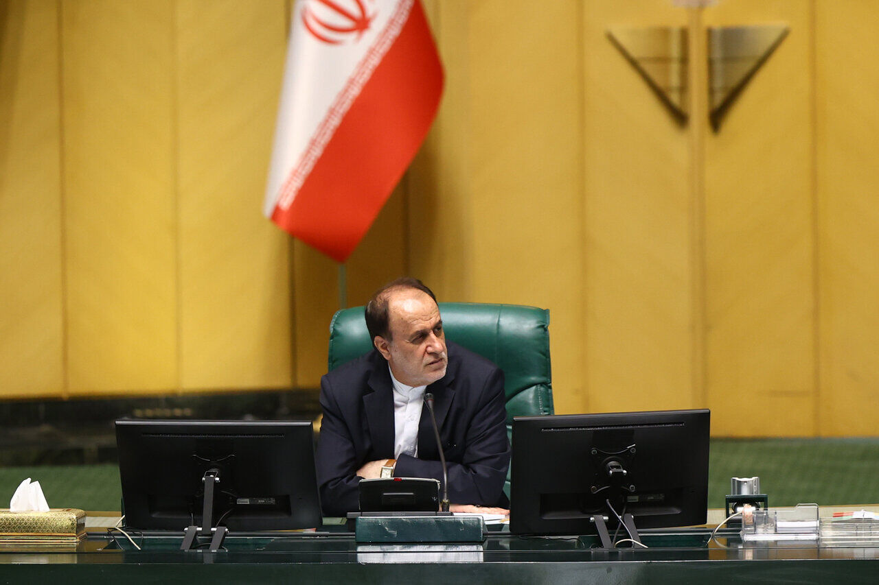 إيران تؤكد استمرار نهجها في مواجهة الاستكبار الأميركي