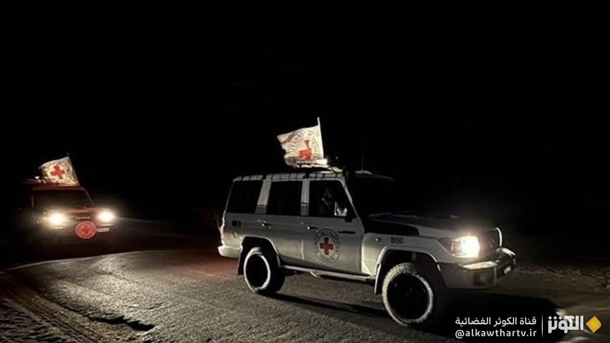 القسام تسلم جثة أسير إسرائيلي للصليب الأحمر بعد العثور عليها في الشجاعية