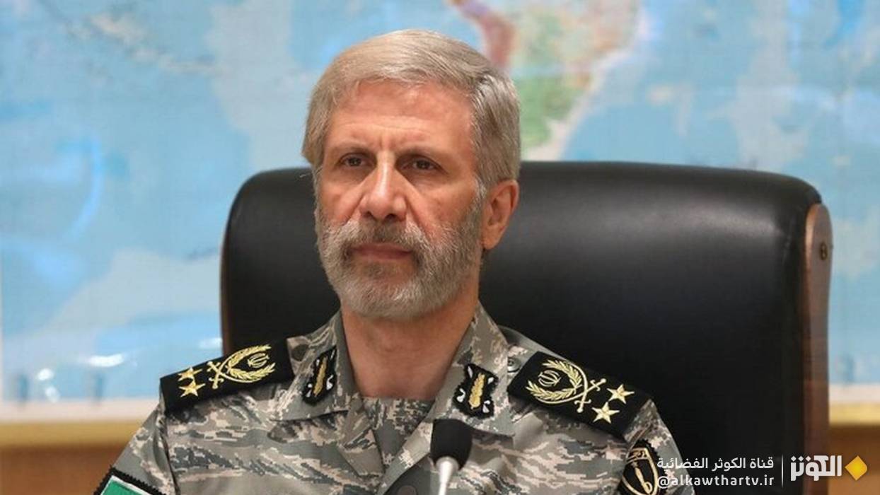  قائد الجيش الإيراني: تلاحم القوات المسلحة رصيد استراتيجي لتعزيز الأمن الوطني 