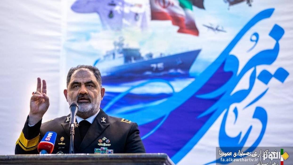 همراهی مقتدرانه با مرزبانان علم؛ نیروی دریایی ایران دانشمندان را به قطب جنوب می‌رساند